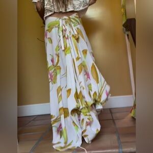 ADJUSTABLE MAXI BUSTLE SKIRT
BIRD OF PARADISE ISLAND BREEZE